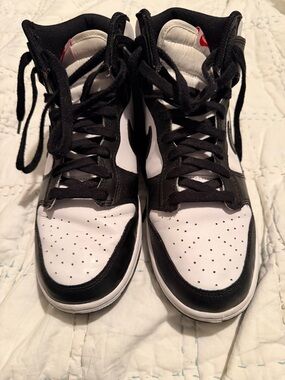 Nike High-Top Sneakers in Black and White with Red Tongue Detail